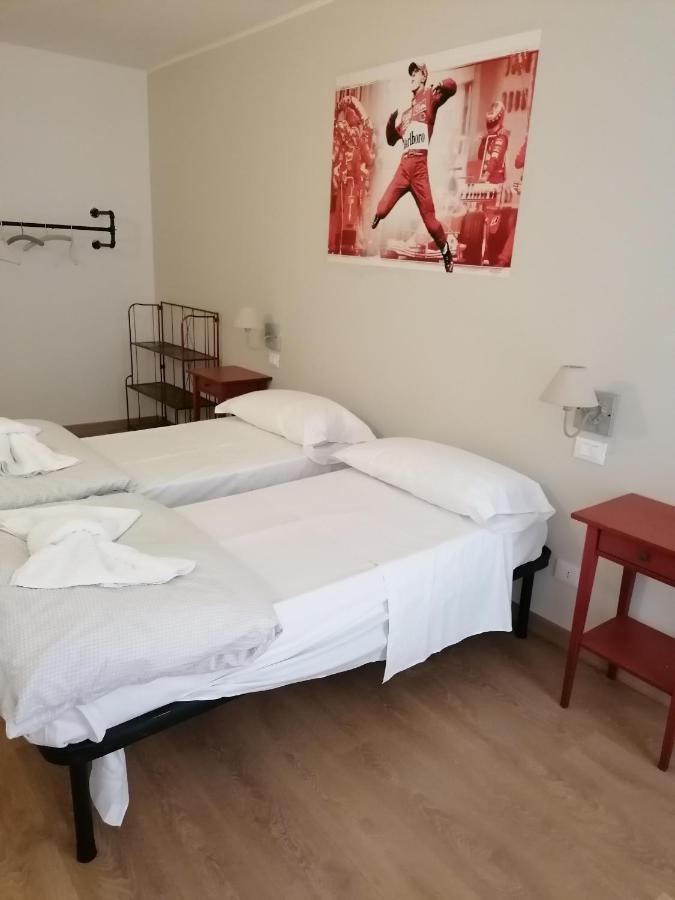 Ferrari Formula 1 Hotel Orio al Serio Bagian luar foto