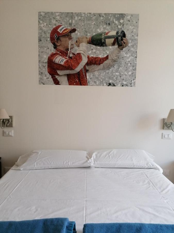 Ferrari Formula 1 Hotel Orio al Serio Bagian luar foto
