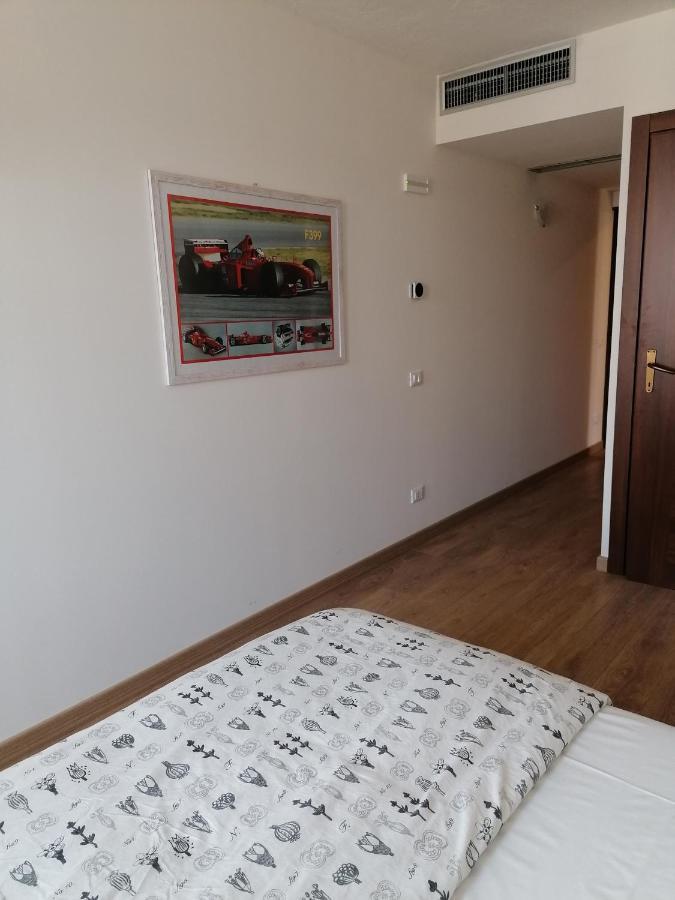 Ferrari Formula 1 Hotel Orio al Serio Bagian luar foto