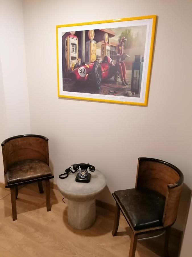 Ferrari Formula 1 Hotel Orio al Serio Bagian luar foto